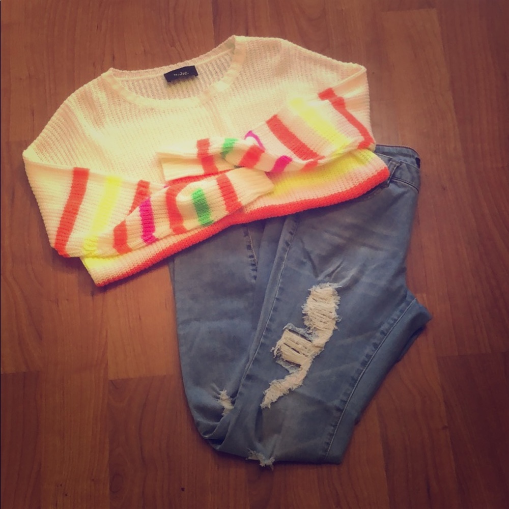 Fashion Nova distressed denim. Size 11. 👖